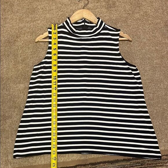 LOFT Black and White Fitted Tank Top with Mandarin Collar - Picture 7 of 8